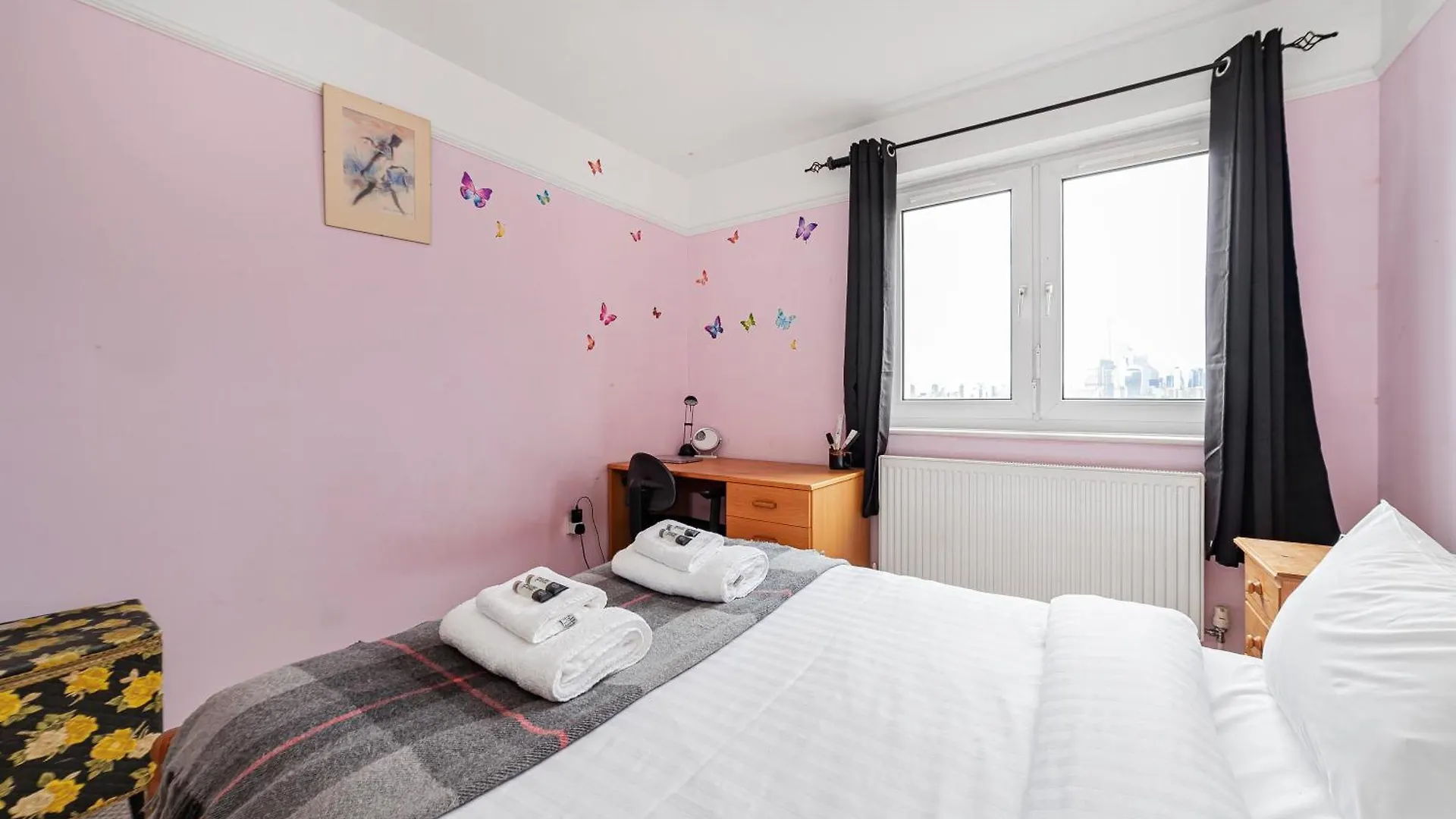 Elegant 1Br Flat With Balcony & City View, Walworth London Apartment